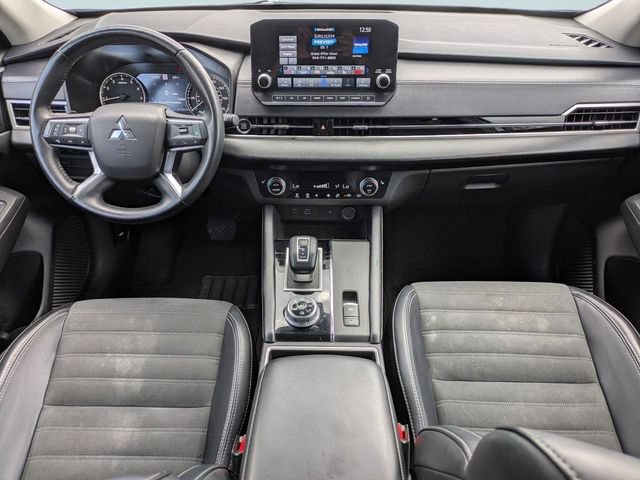 Used 2024 Mitsubishi Outlander SE AWD/4WD image 16