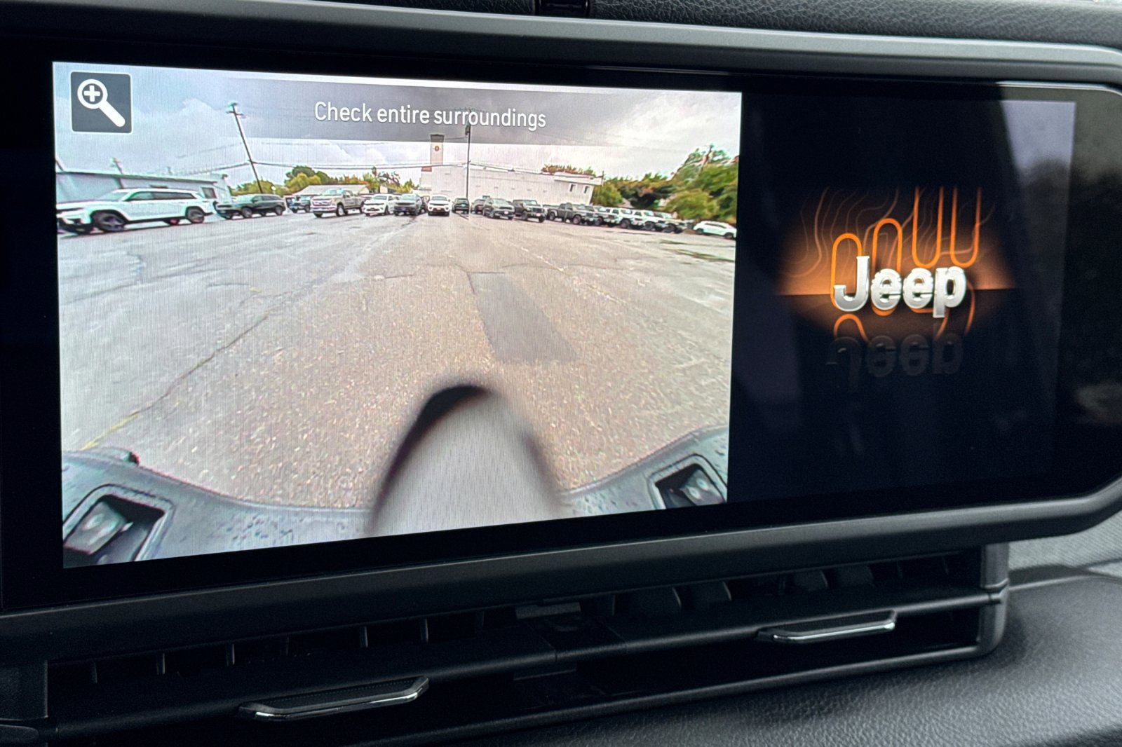 New 2025 Jeep Gladiator Sport image 17