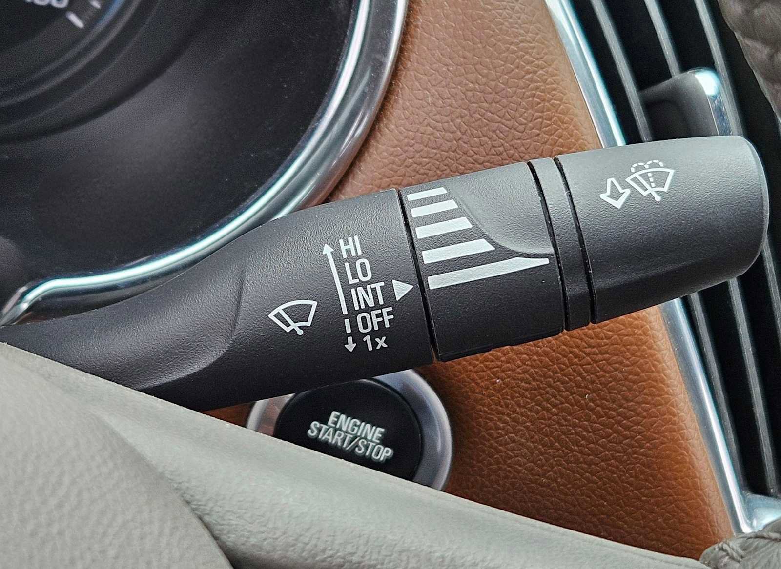 Used 2018 Chevrolet Malibu Premier w/ Driver Confidence Package FWD image 16