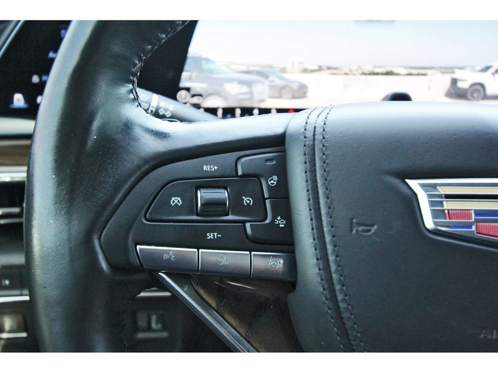 Used 2021 Cadillac Escalade Premium Luxury Platinum AWD/4WD image 16