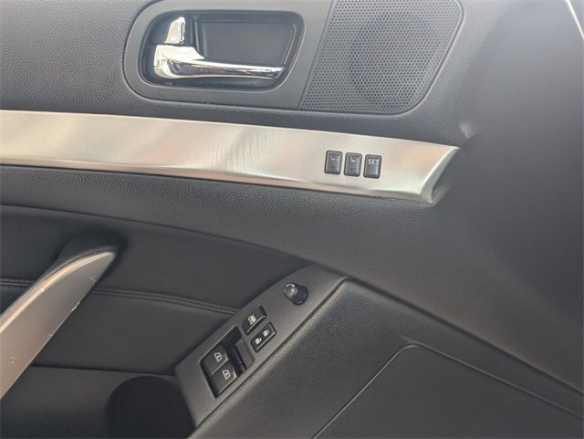 Used 2015 INFINITI Q60 Sport Limited image 23