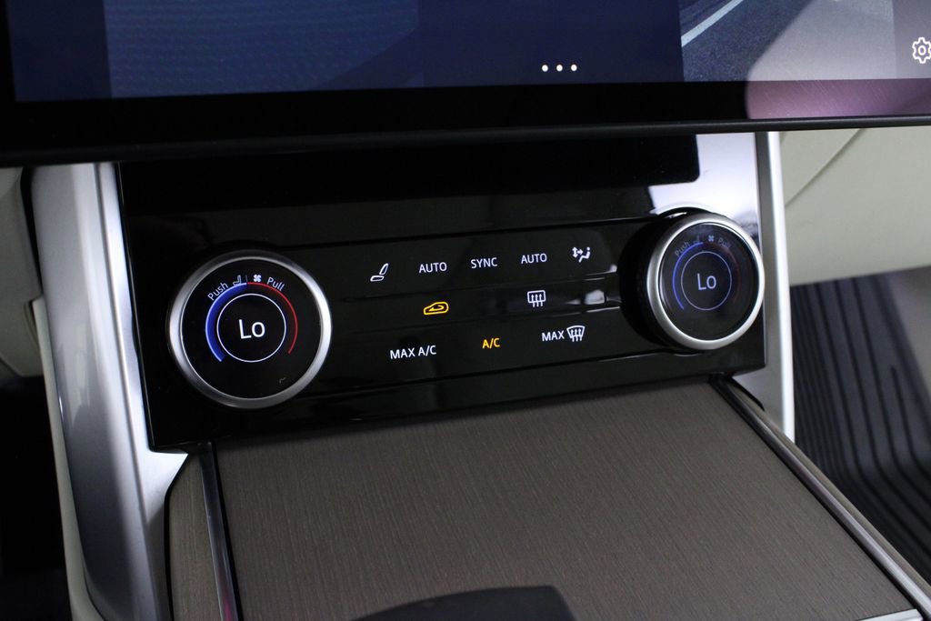 Used 2023 Land Rover Range Rover SE image 29