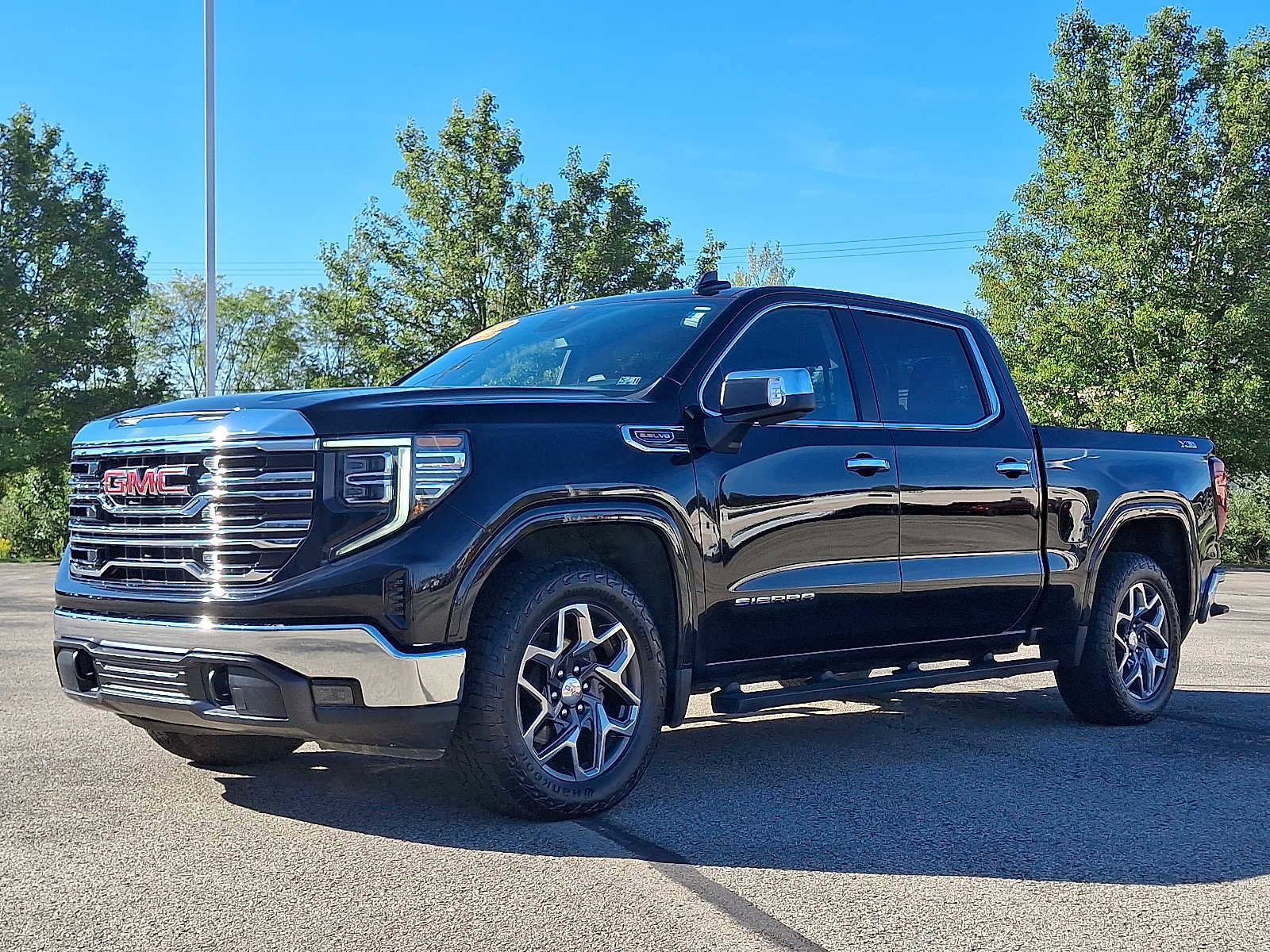 Certified 2023 GMC Sierra 1500 SLT w/ SLT Convenience Package image 3