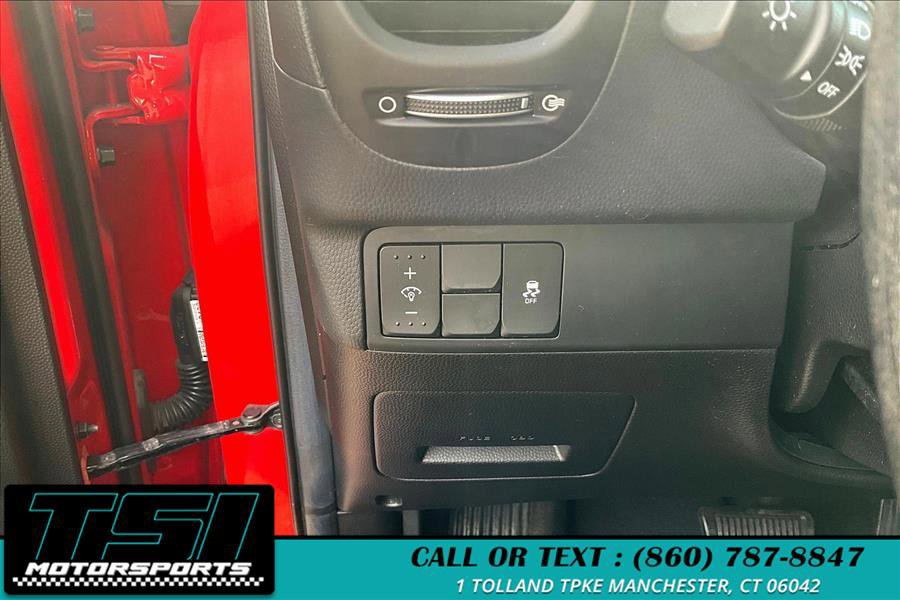 Used 2015 Kia Soul + image 32