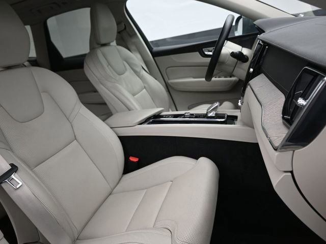Used 2022 Volvo XC60 B6 Inscription w/ Advanced Package image 37