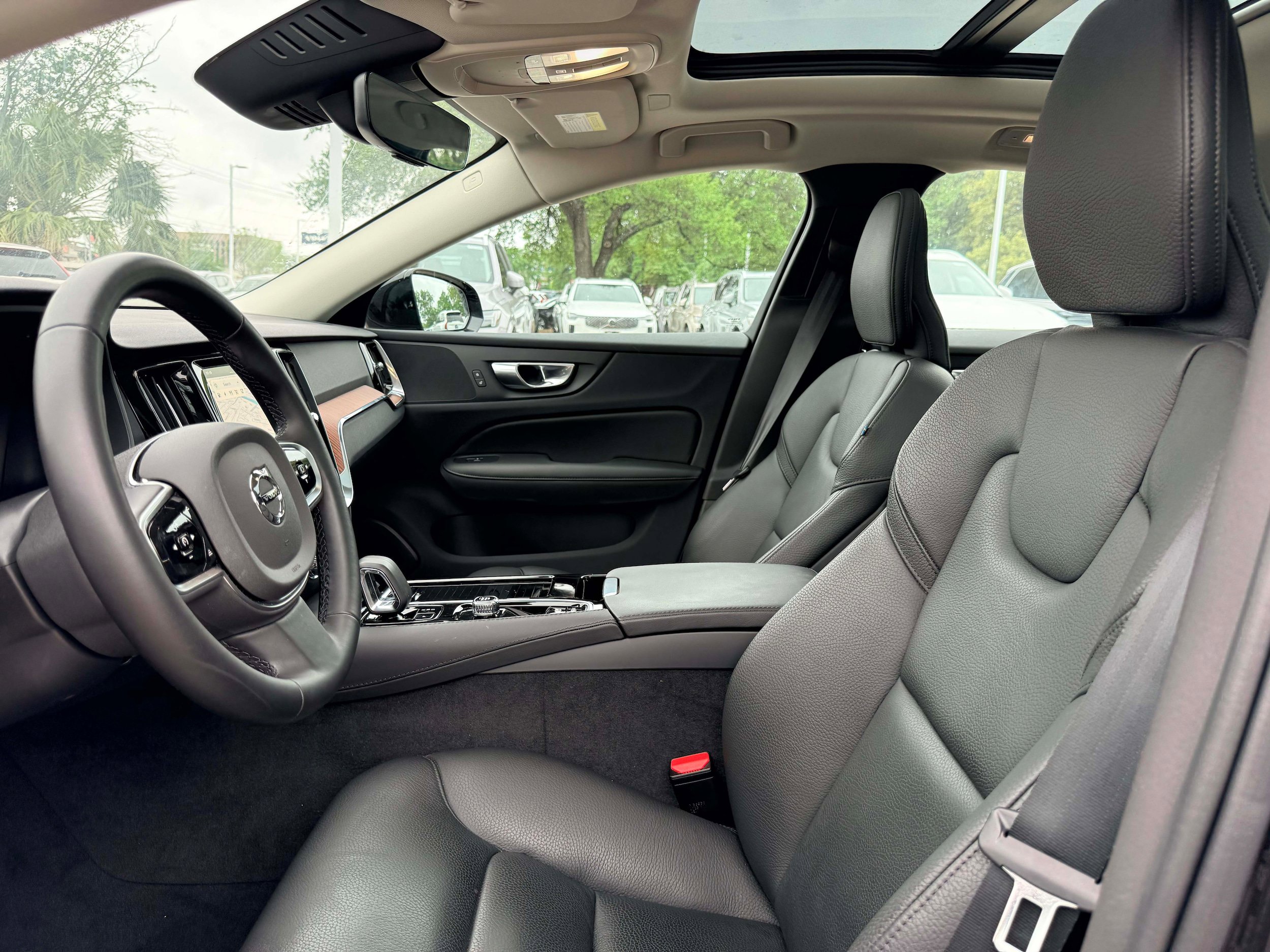Certified 2025 Volvo S60 T8 Plus AWD/4WD image 9