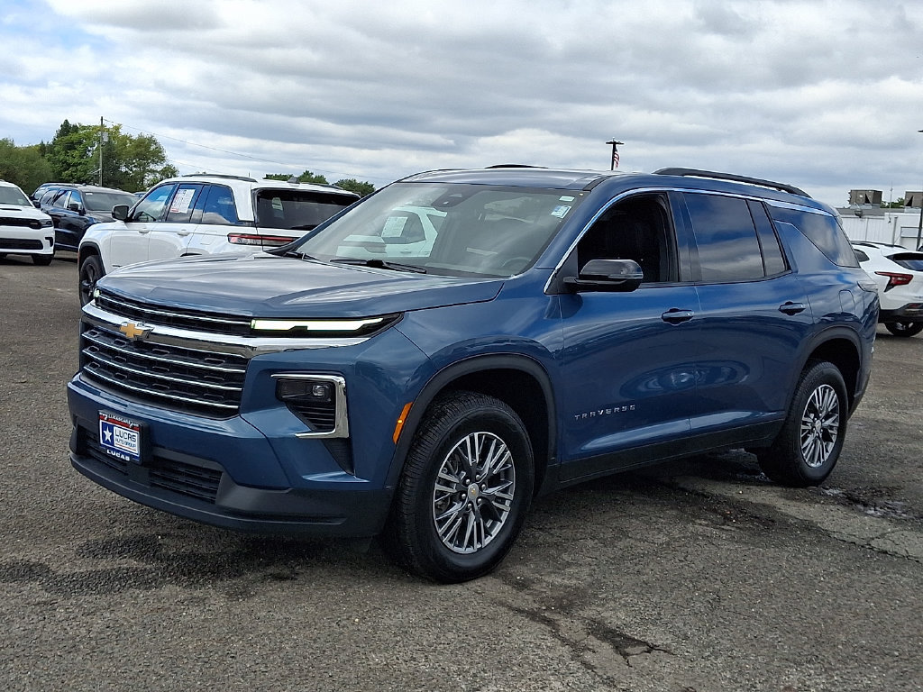 Used 2025 Chevrolet Traverse LT AWD/4WD image 6