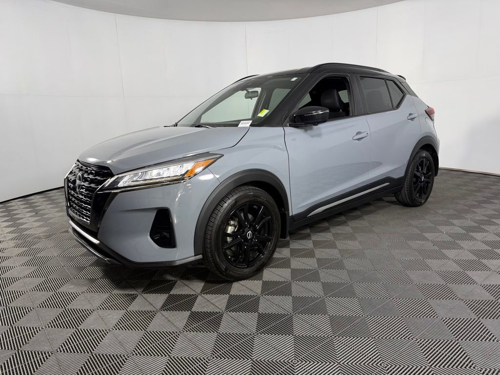 Used 2022 Nissan Kicks SR FWD image 4