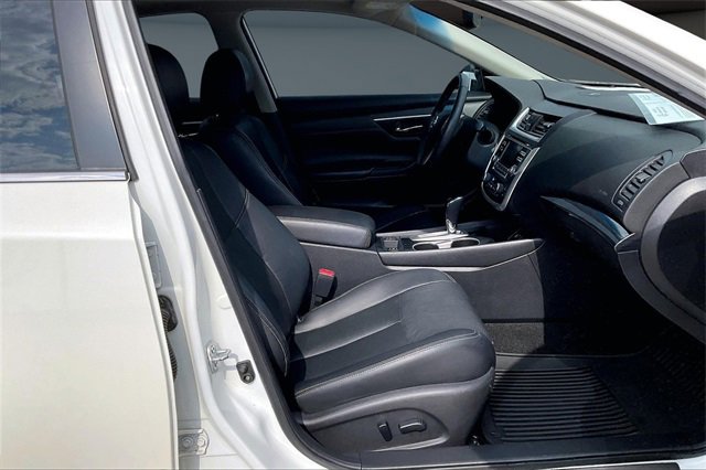 Used 2016 Nissan Altima 2.5 SL w/ Moonroof Package image 7