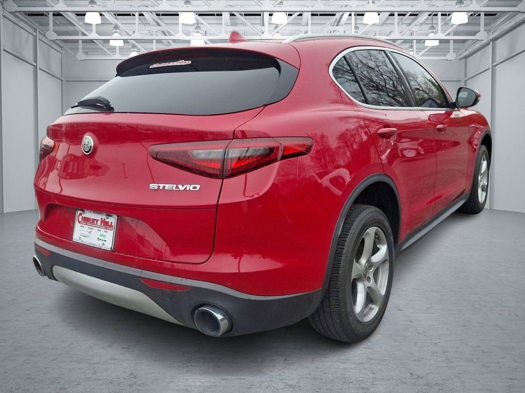 Used 2020 Alfa Romeo Stelvio RWD image 5