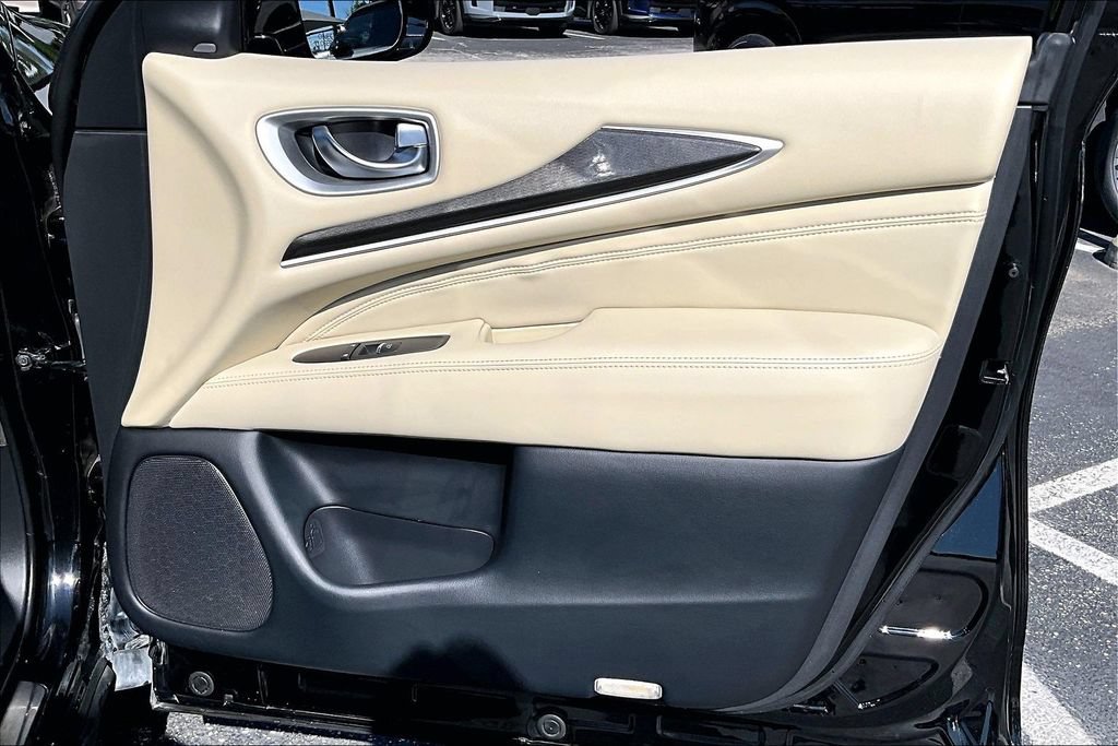 Certified 2020 INFINITI QX60 Luxe w/ Essential Package FWD image 26