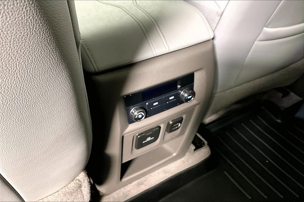 Used 2020 Chevrolet Traverse LT w/ LT Premium Package image 35