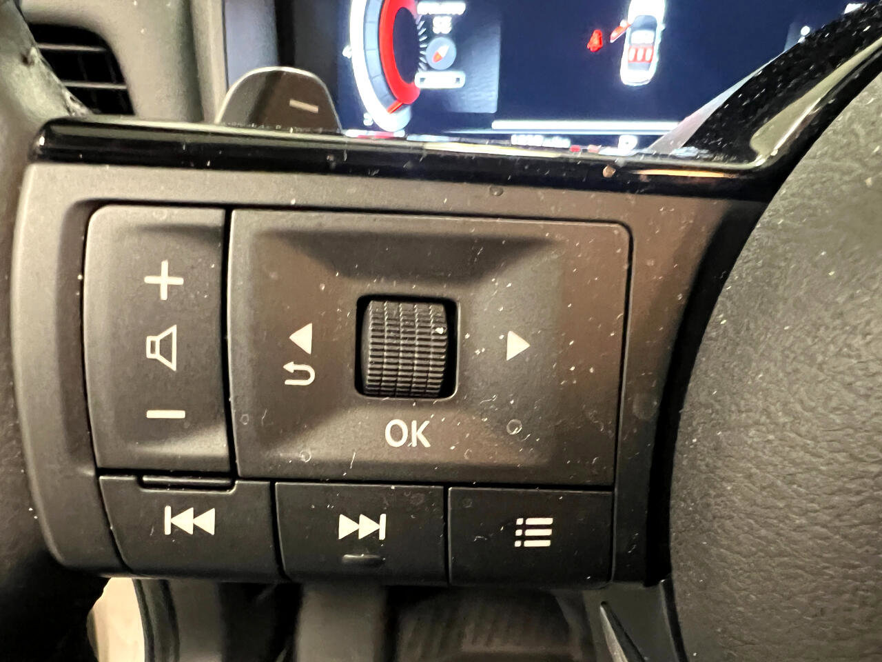 Used 2024 Nissan Rogue SL w/ SL Premium Package image 28