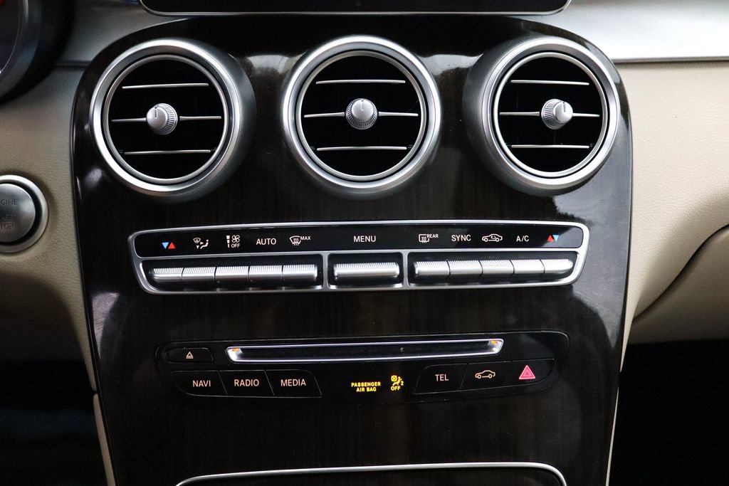 Used 2019 Mercedes-Benz GLC 300 4MATIC image 34