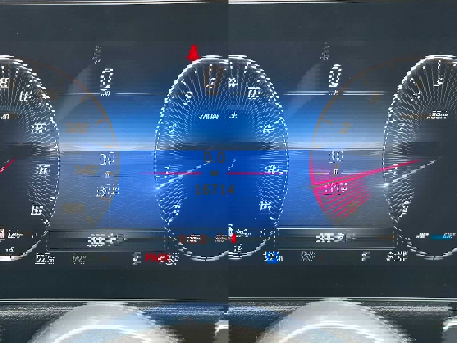 Used 2024 Mercedes-Benz GLB 250 4MATIC image 25