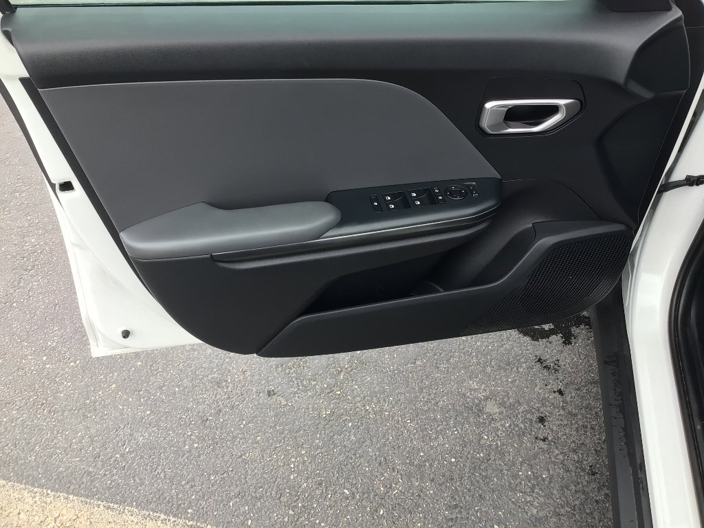 Used 2025 Kia K4 LXS image 9