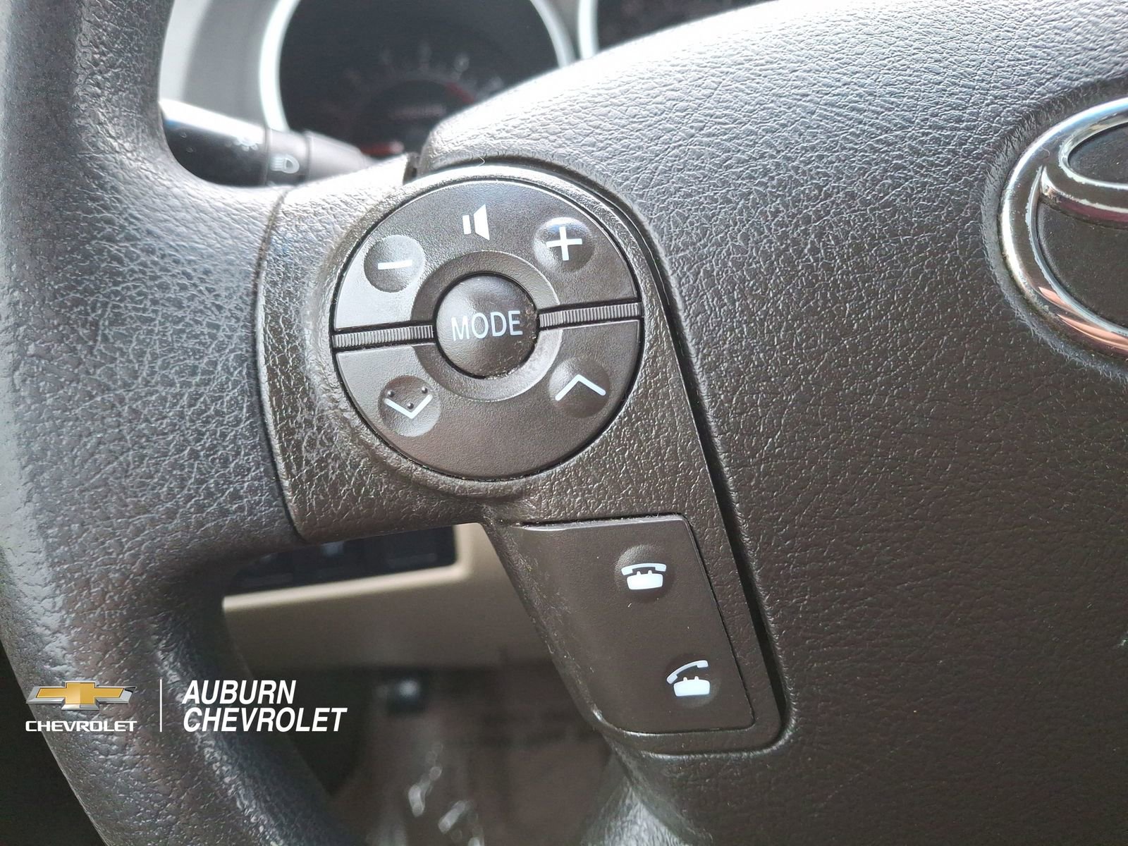 Used 2010 Toyota Tundra 4x4 CrewMax image 13