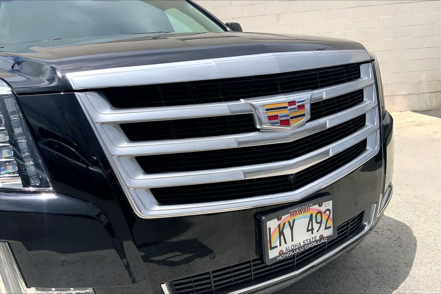 Used 2019 Cadillac Escalade ESV Luxury AWD/4WD image 33