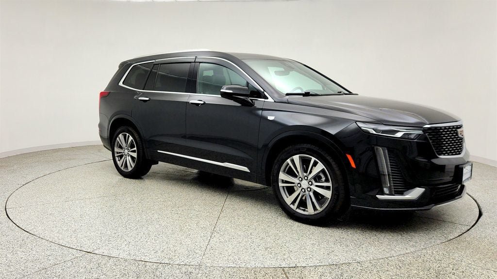 Used 2022 Cadillac XT6 Premium Luxury w/ Technology Package AWD/4WD image 3