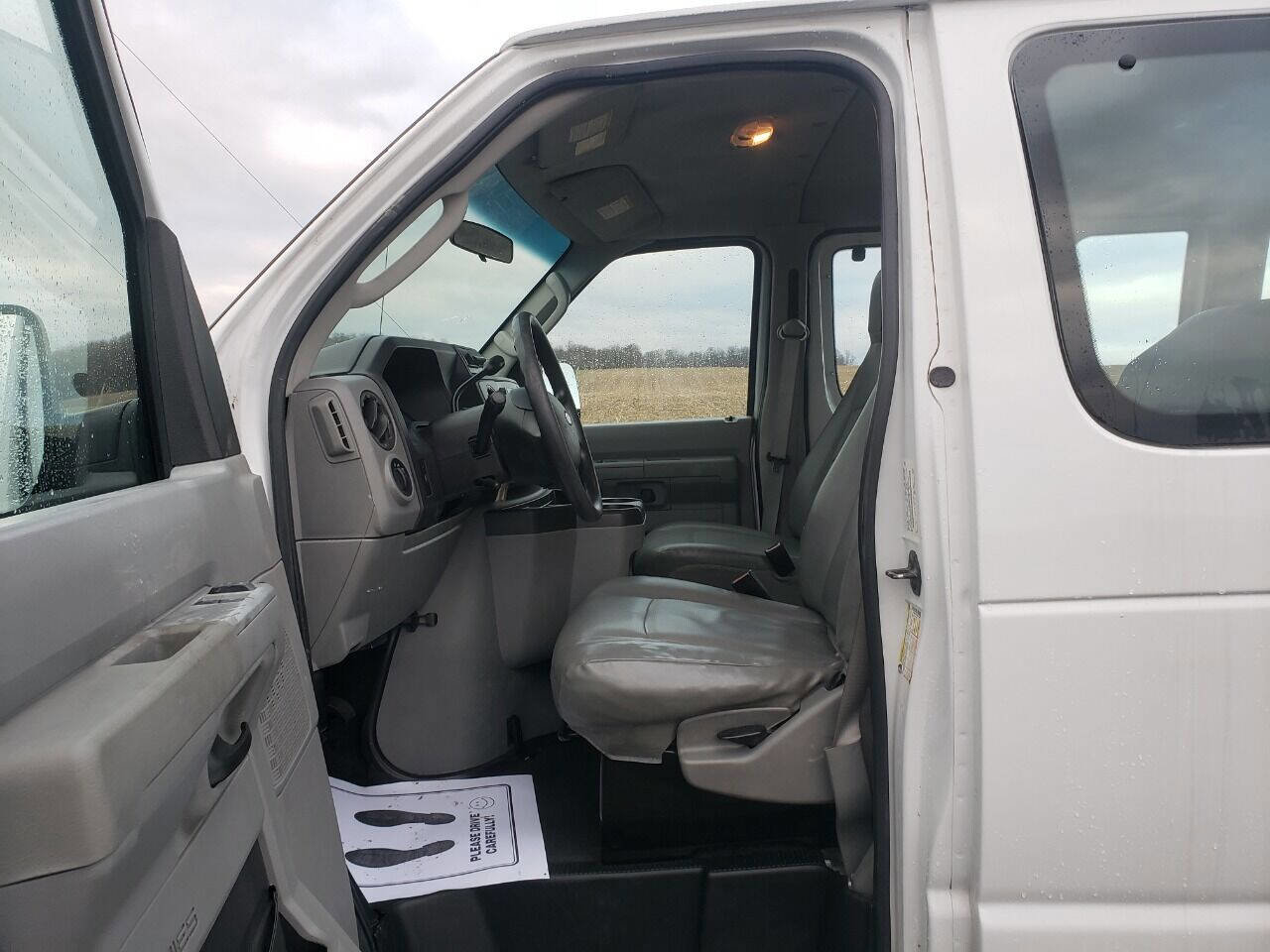 Used 2011 Ford E-150 and Econoline 150 Wagon w/ PWR Windows & Locks Group image 9