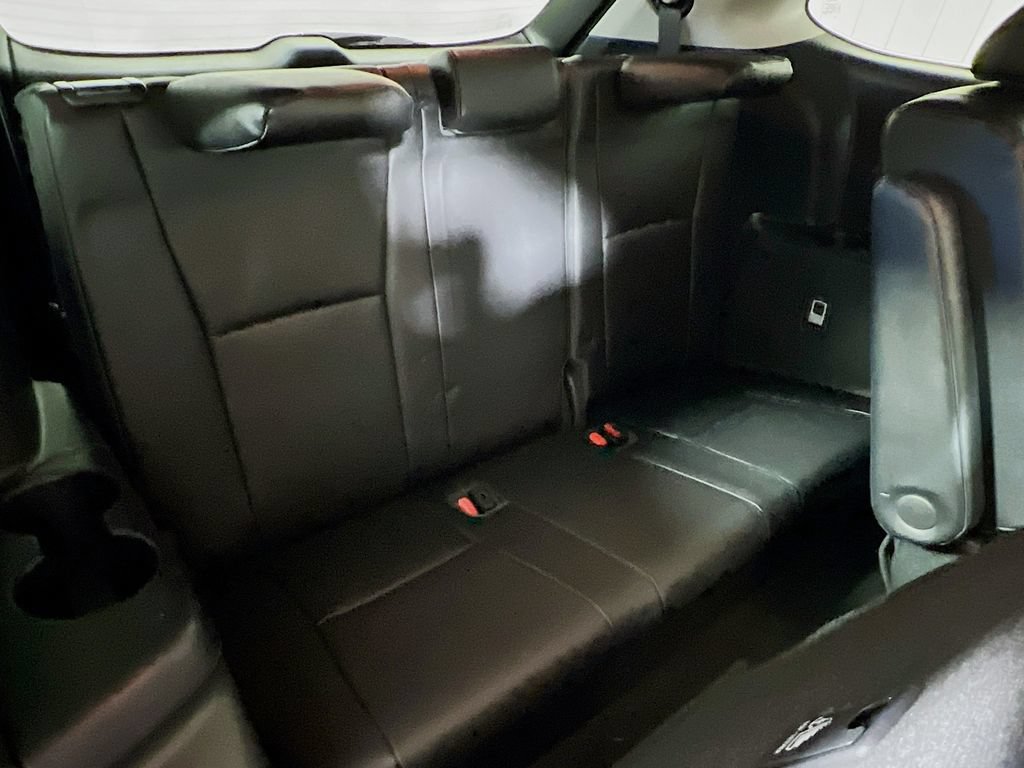 Used 2022 Toyota Highlander XLE AWD/4WD image 24