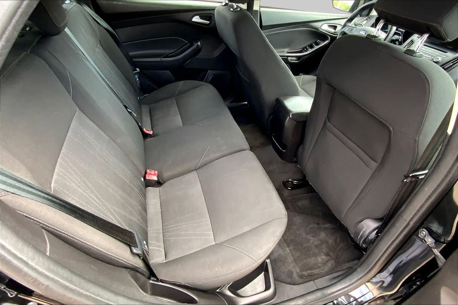 Used 2015 Ford Focus SE FWD image 20