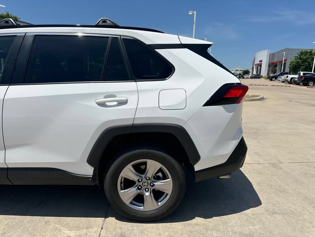 Certified 2022 Toyota RAV4 XLE FWD image 3