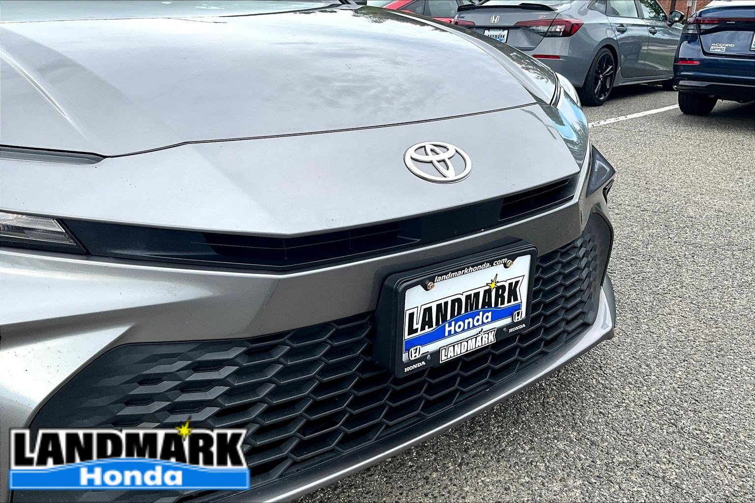 Used 2025 Toyota Camry SE FWD image 28