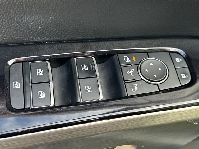 Used 2022 Nissan Pathfinder Platinum w/ Lighting Package (N92) AWD/4WD image 28