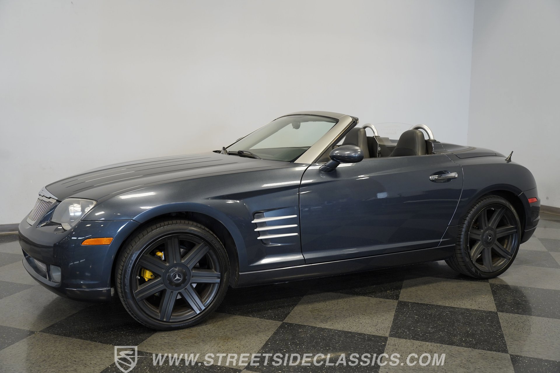 Used 2006 Chrysler Crossfire Limited image 6