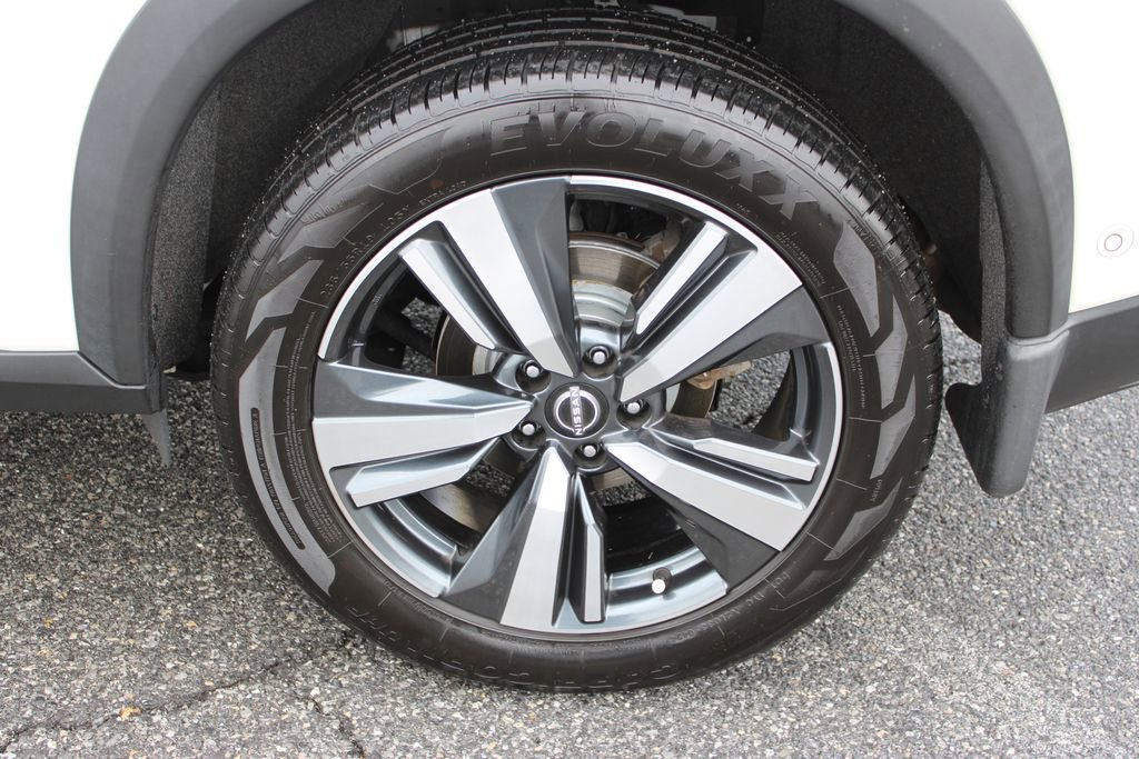 Used 2022 Nissan Rogue Platinum w/ Head-Up Display Package image 35