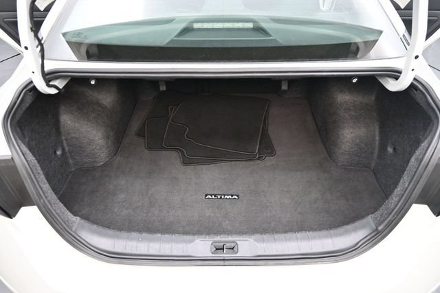 Used 2025 Nissan Altima 2.5 SV FWD image 17