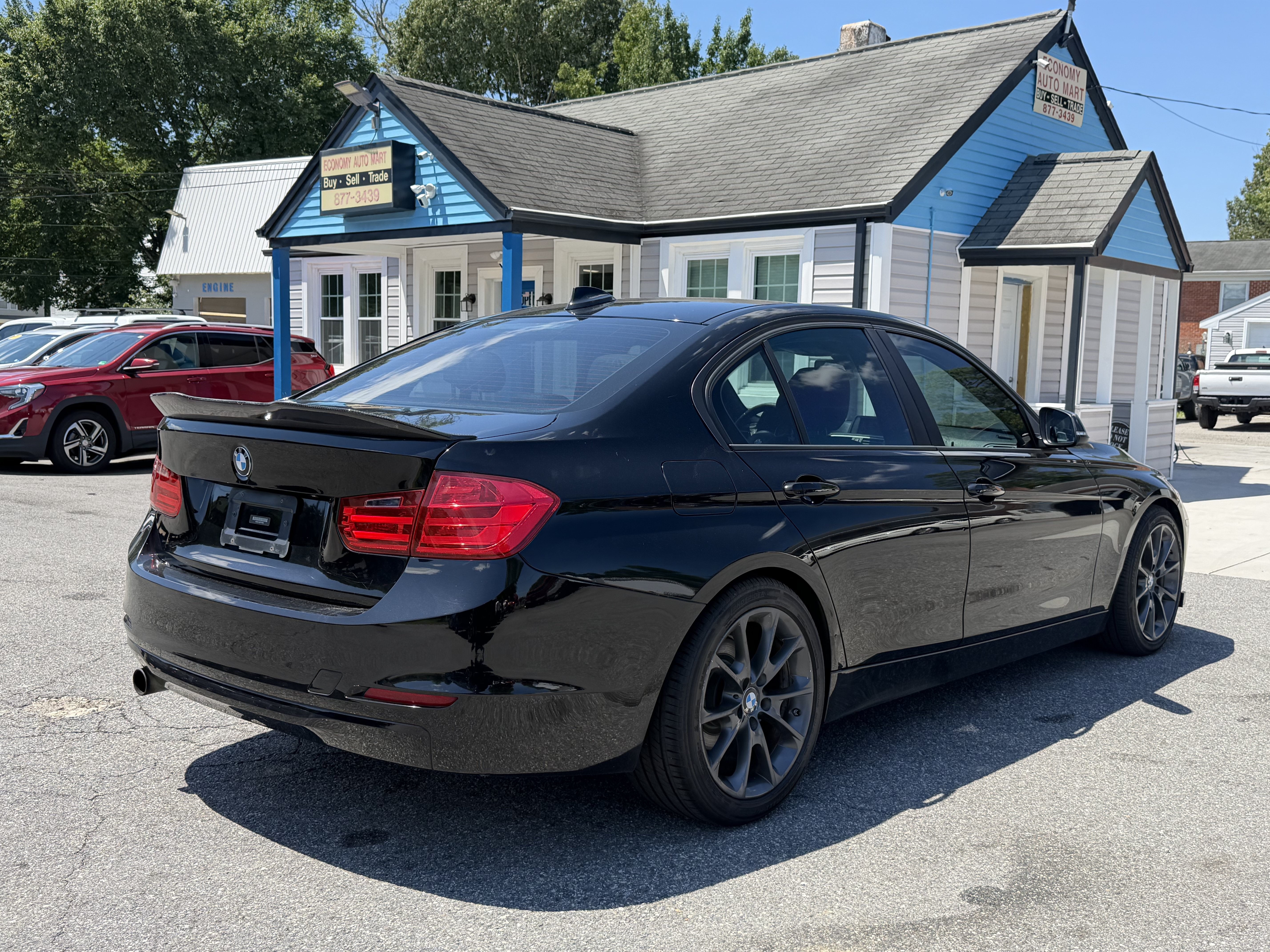 Used 2014 BMW 320i Sedan RWD image 6