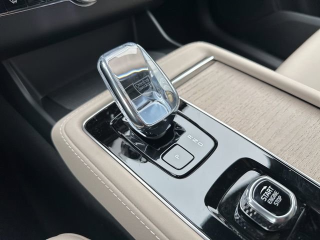 New 2026 Volvo XC90 B5 Plus w/ Protection Package image 14