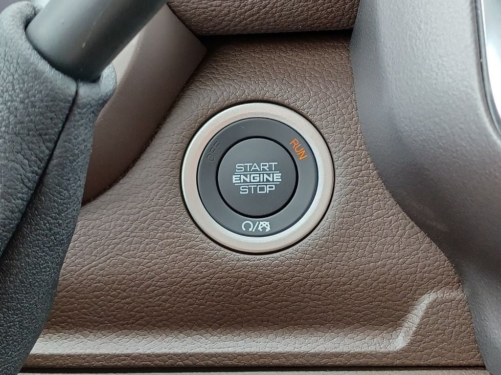 New 2026 RAM 2500 Laramie AWD/4WD image 16