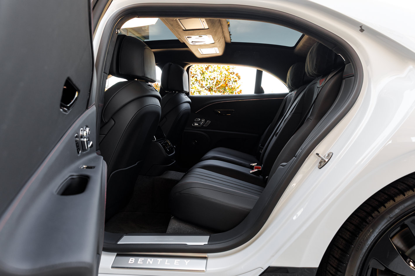 Used 2026 Bentley Flying Spur V8 AWD/4WD image 18