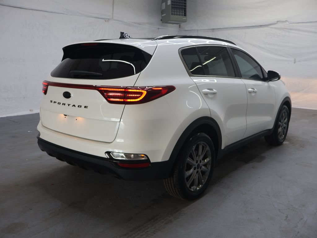 Used 2022 Kia Sportage Nightfall Edition FWD image 7