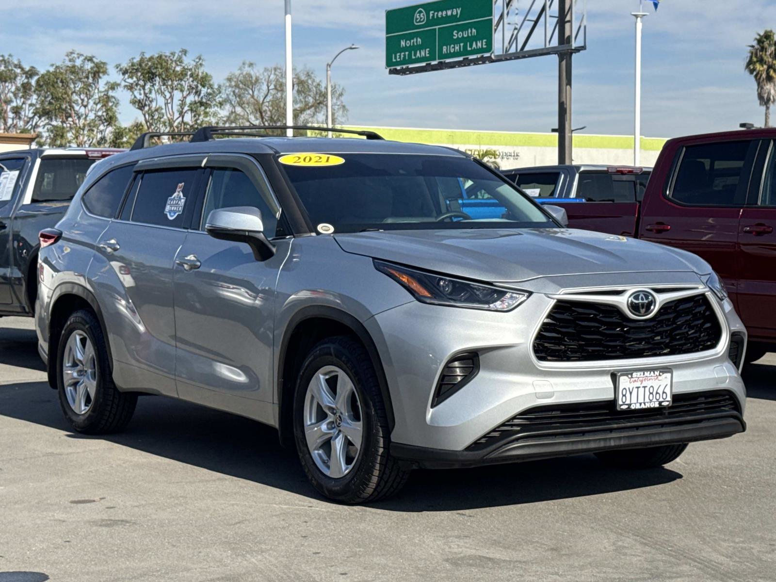 Used 2021 Toyota Highlander L image 3