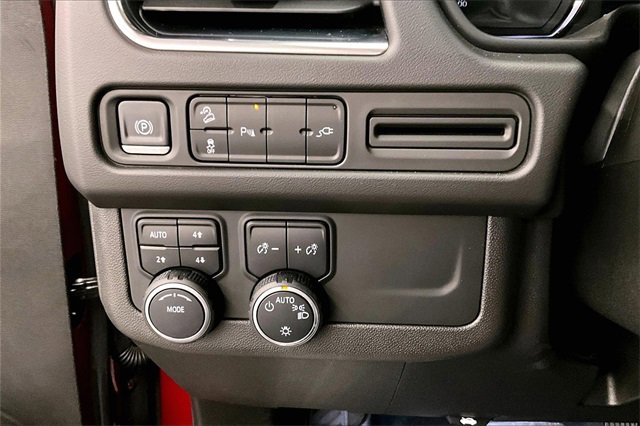 Used 2021 Chevrolet Tahoe Z71 image 34