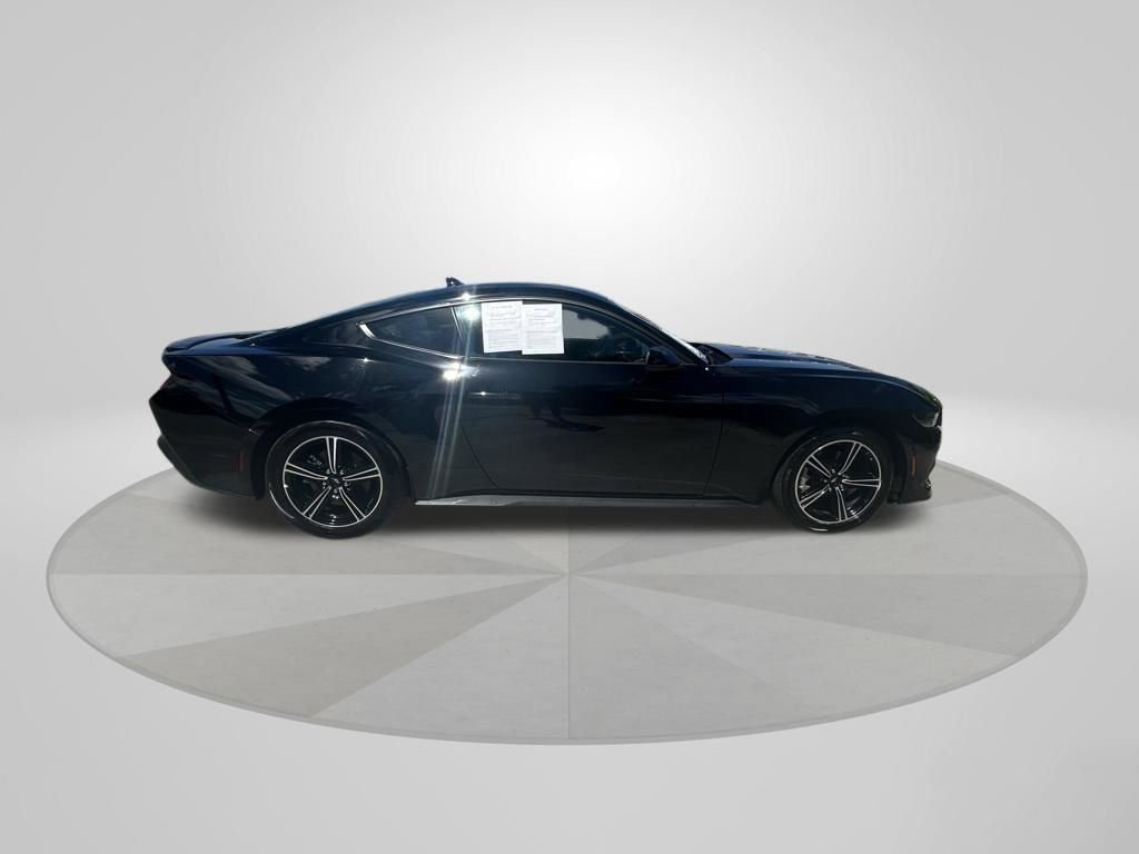 Used 2025 Ford Mustang Premium image 8