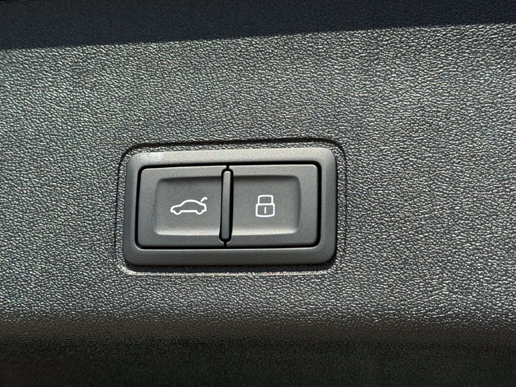 New 2026 Audi Q3 quattro 2.0T AWD/4WD image 13