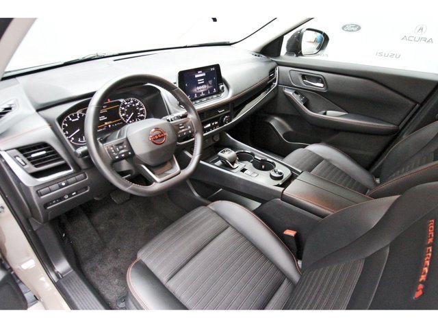Used 2025 Nissan Rogue SV AWD/4WD image 15