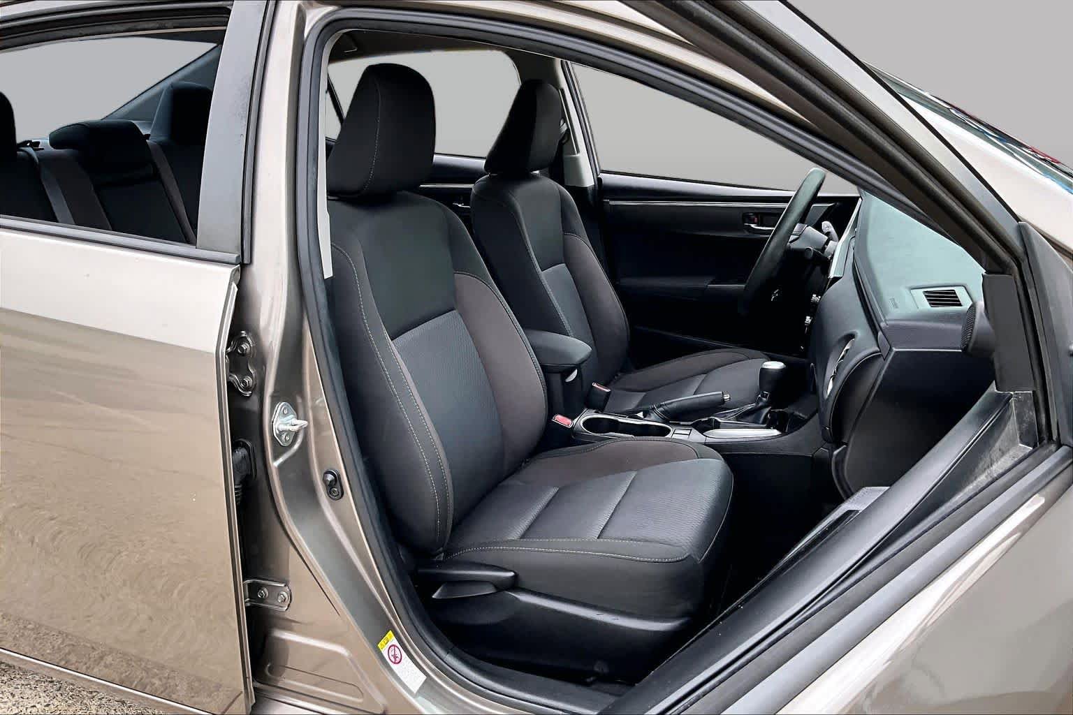 Used 2017 Toyota Corolla LE FWD image 9