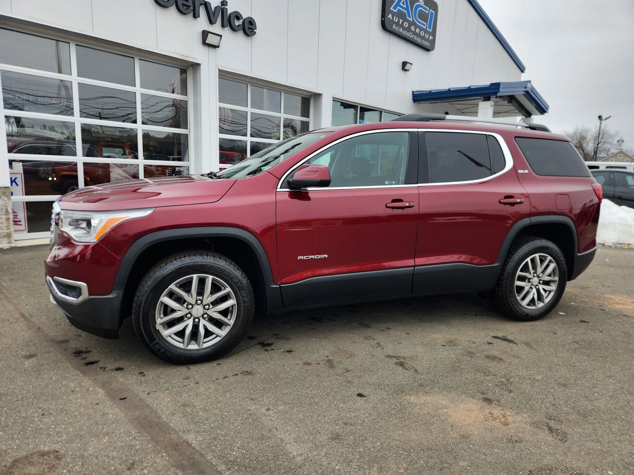 Used 2017 GMC Acadia SLE image 7