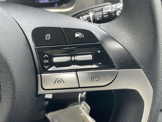 Certified 2024 Hyundai Elantra SE FWD image 21