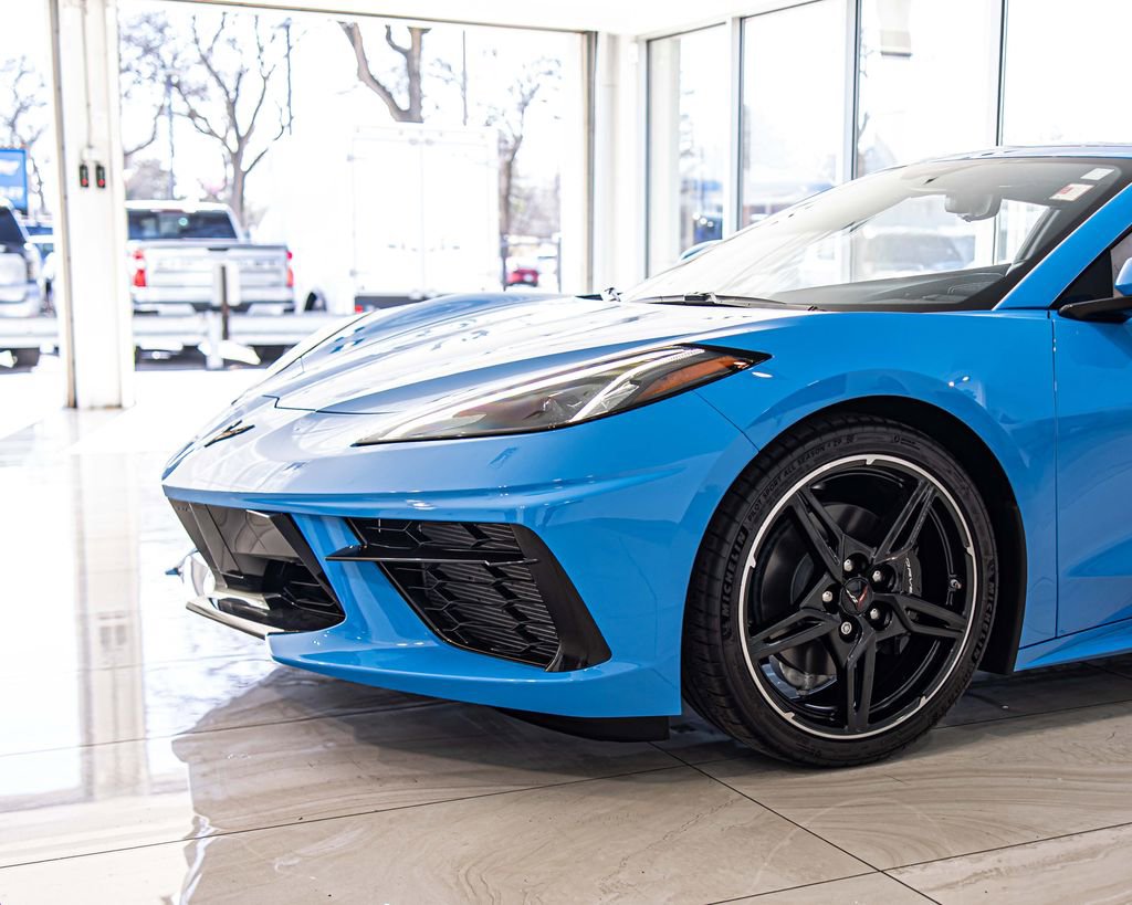 Used 2021 Chevrolet Corvette Stingray Convertible w/ 1LT image 5