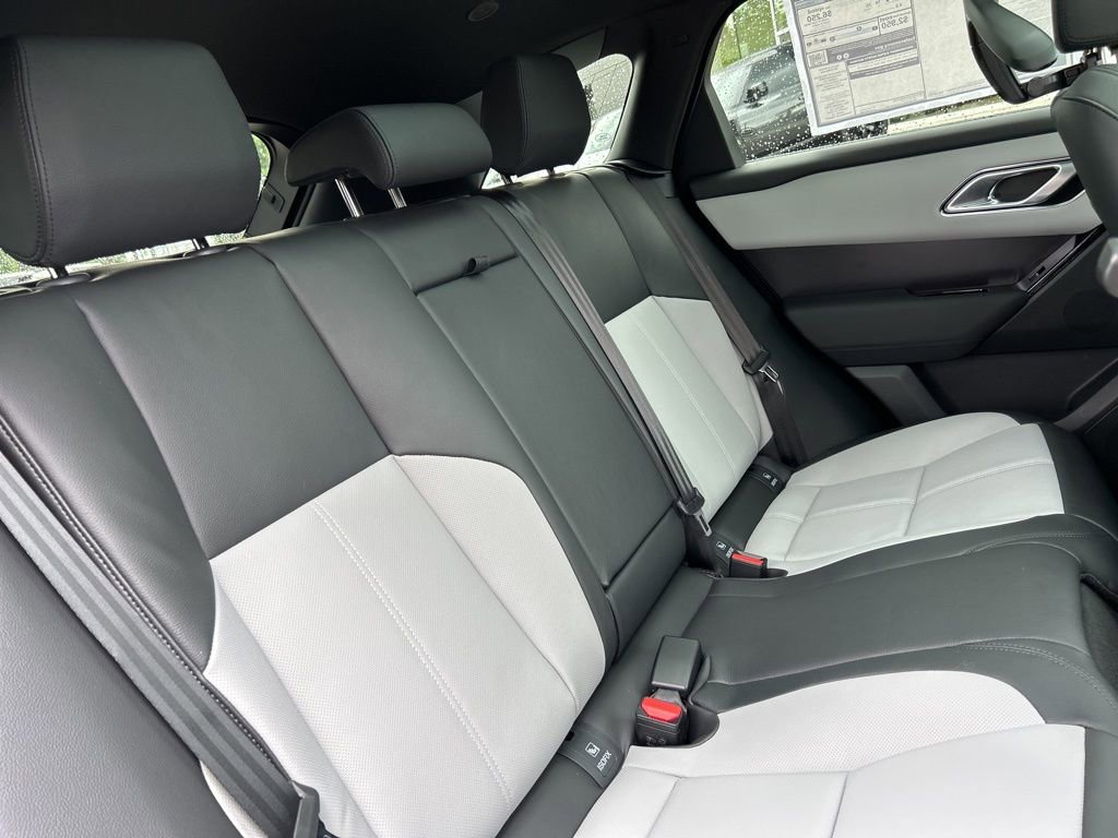 New 2026 Land Rover Range Rover Velar Dynamic SE image 18