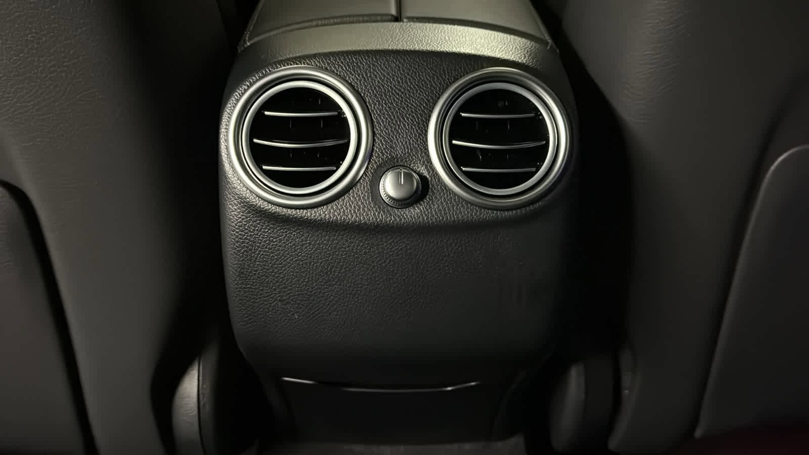 Used 2023 Mercedes-Benz GLC 300 4MATIC Coupe image 30