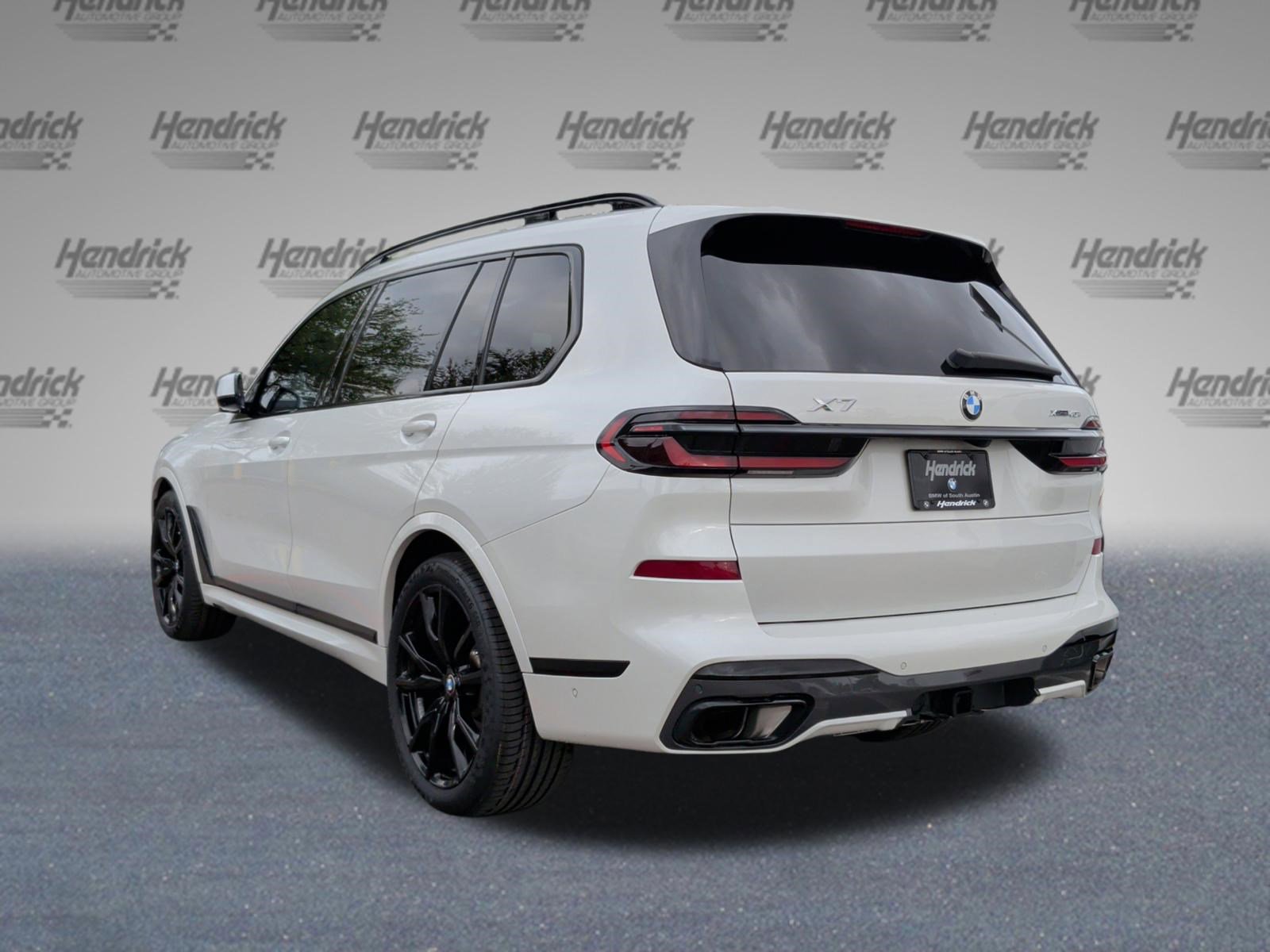 Certified 2024 BMW X7 xDrive40i w/ M Sport Package image 9