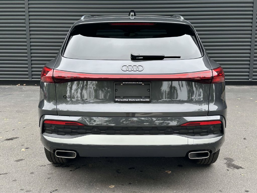 Used 2025 Audi Q5 Premium w/ Convenience Package AWD/4WD image 4